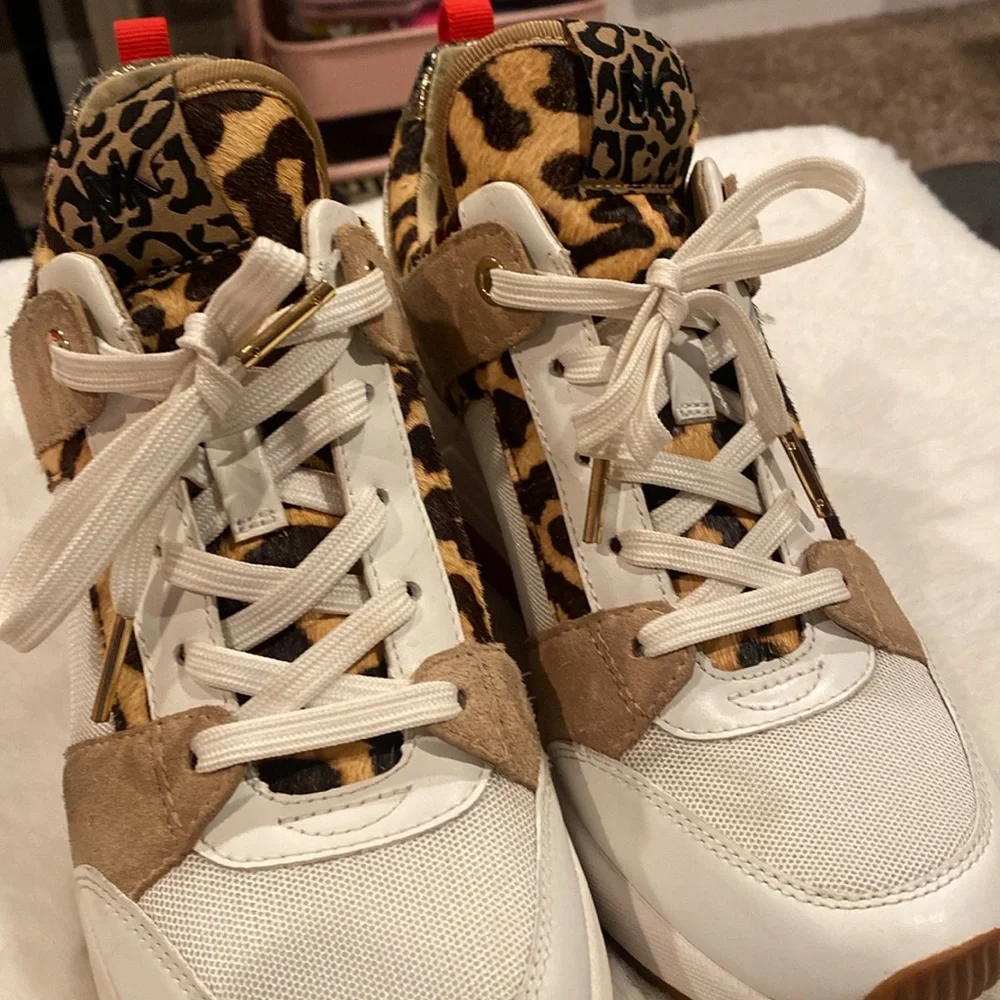 Michael kors wedge Georgie sneakers leopard and white with gold and red accents - Picture 16 of 17
